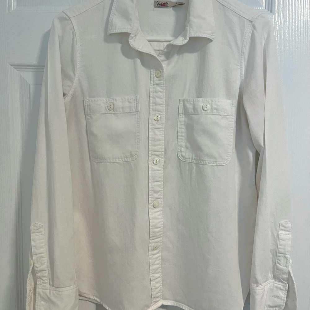 Faherty Women’s “Tried & True” Classic White Chambray Button-Up Shirt Sz Small